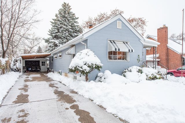 216 S Martin Avenue, Waukegan, IL 60085