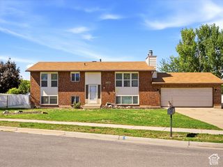 1871 N 1225 W, Clinton, UT 84015