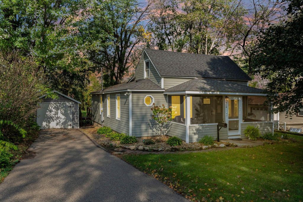 516 4th Street W, Hastings, MN 55033