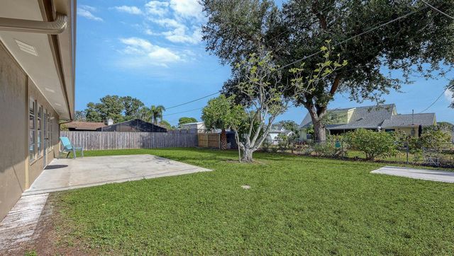 2637 JAVA PLUM AVENUE, Sarasota, FL 34232