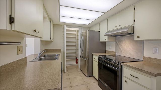 2637 JAVA PLUM AVENUE, Sarasota, FL 34232