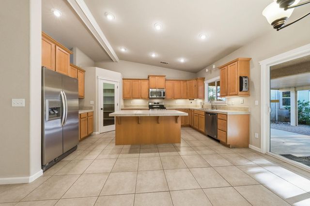 4540 Cerro Lane, Redding, CA 96001