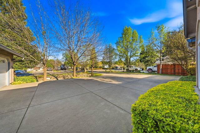 4540 Cerro Lane, Redding, CA 96001