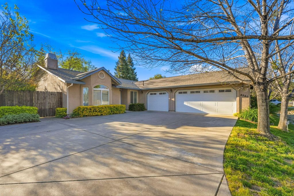 4540 Cerro Lane, Redding, CA 96001