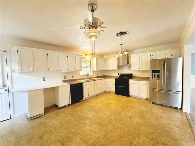 5710 Hinman Dr, Corpus Christi, TX 78412