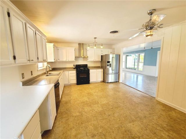 5710 Hinman Dr, Corpus Christi, TX 78412
