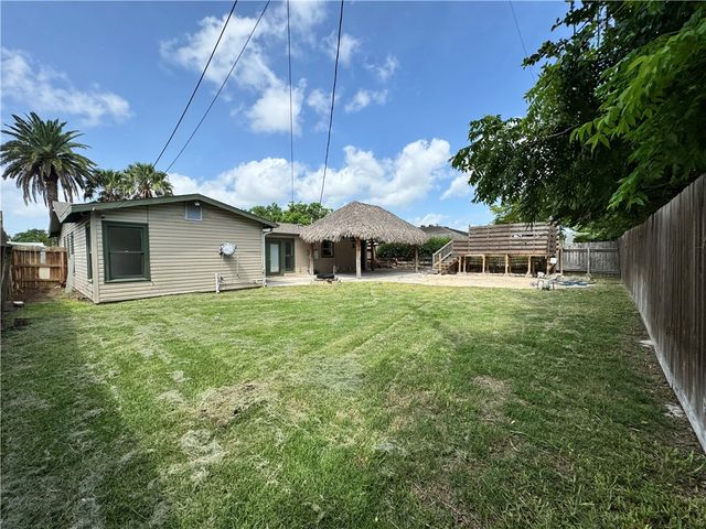 5710 Hinman Dr, Corpus Christi, TX 78412