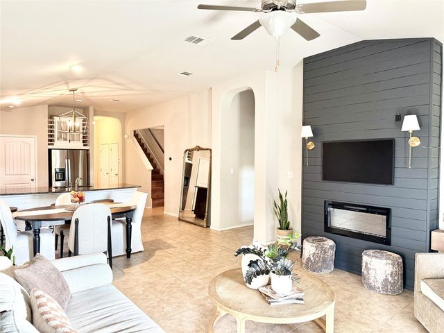 408 Wincliff DR, Buda, TX 78610