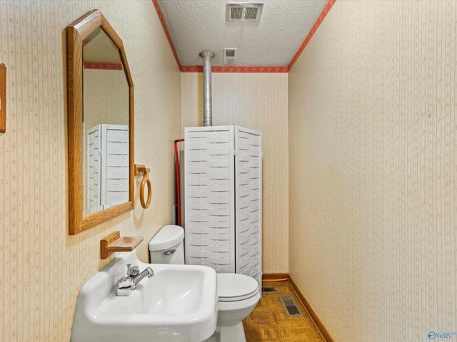 16088 Lucas Ferry Road, Athens, AL 35611