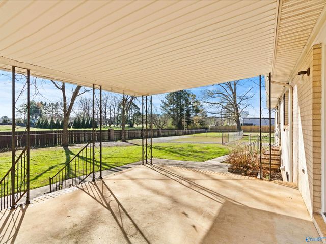 16088 Lucas Ferry Road, Athens, AL 35611