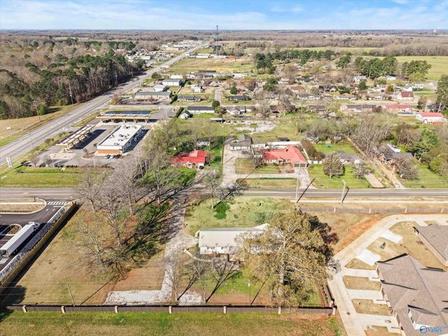 16088 Lucas Ferry Road, Athens, AL 35611