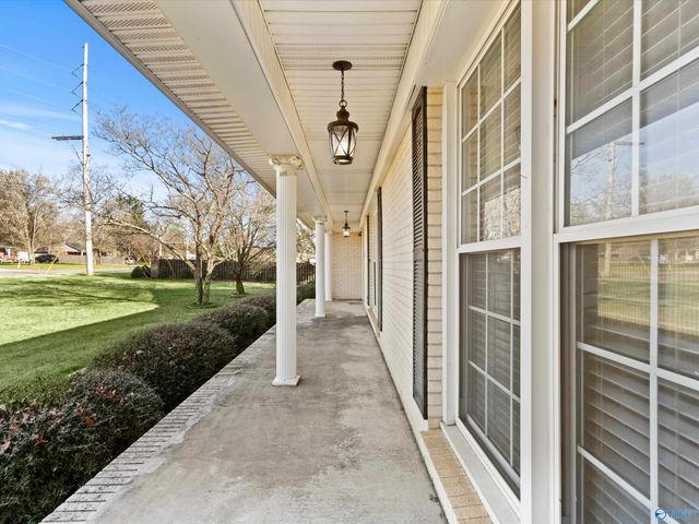 16088 Lucas Ferry Road, Athens, AL 35611