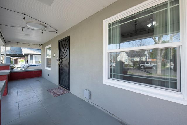 720 N Poplar Avenue, Fresno, CA 93728