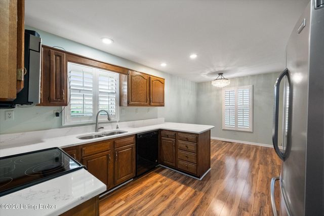 413 Sam Dr, Louisville, KY 40214