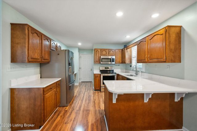 413 Sam Dr, Louisville, KY 40214