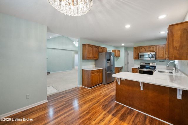 413 Sam Dr, Louisville, KY 40214