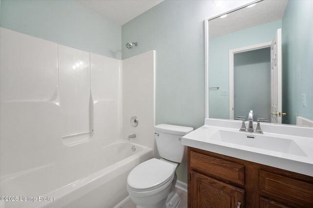 413 Sam Dr, Louisville, KY 40214