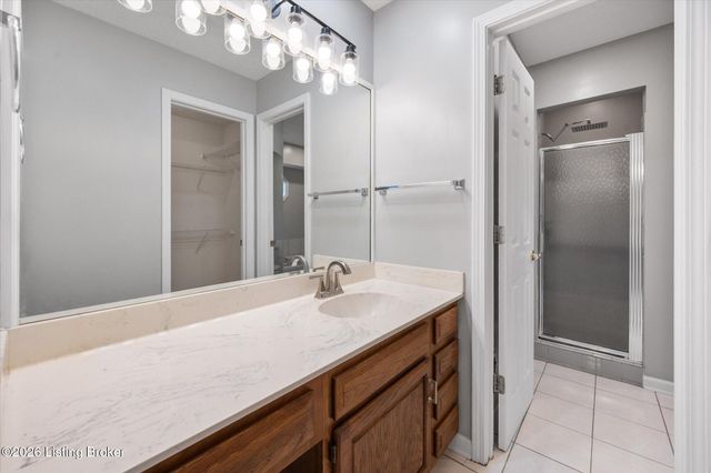 413 Sam Dr, Louisville, KY 40214