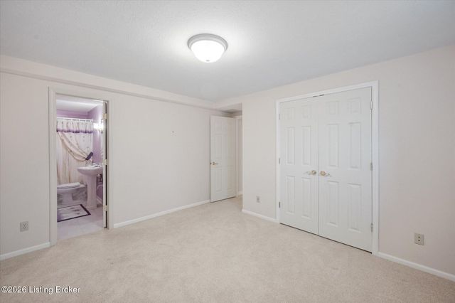 413 Sam Dr, Louisville, KY 40214