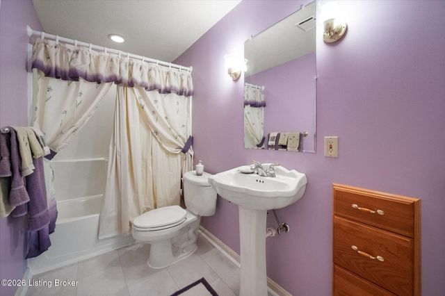 413 Sam Dr, Louisville, KY 40214