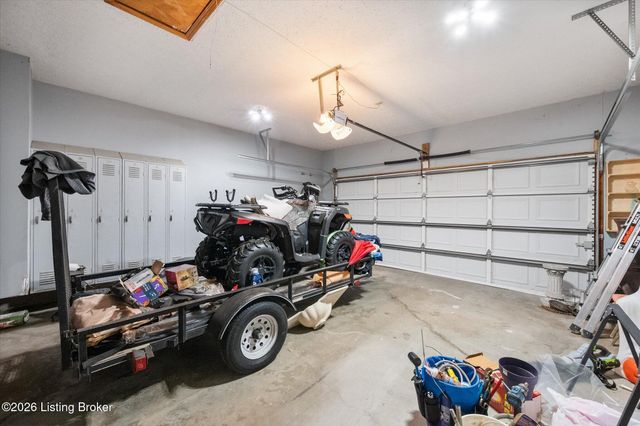 413 Sam Dr, Louisville, KY 40214