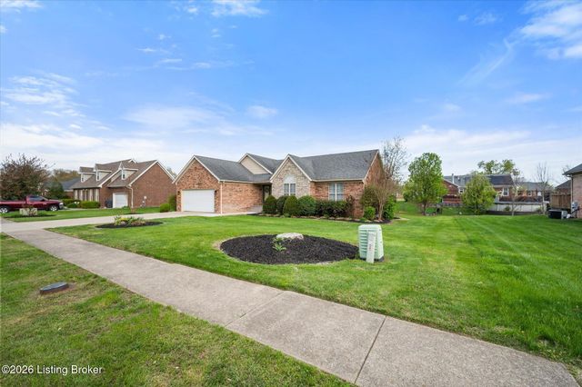 413 Sam Dr, Louisville, KY 40214