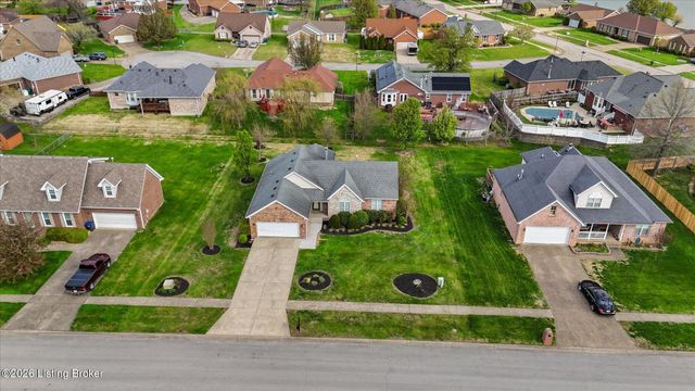 413 Sam Dr, Louisville, KY 40214