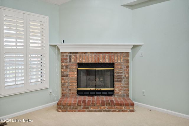 413 Sam Dr, Louisville, KY 40214