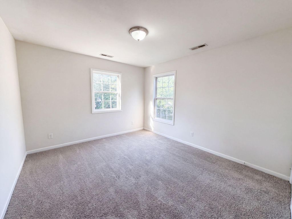 Image 15 of property listing at 4809 Harvest Moon Court, Summerville, SC 29485