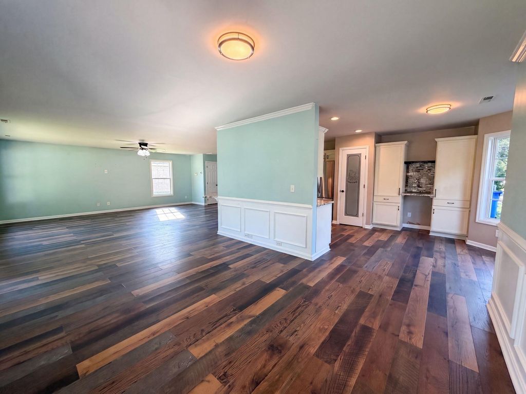 Image 8 of property listing at 4809 Harvest Moon Court, Summerville, SC 29485