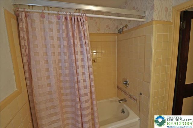 251 10th Avenue, Bethlehem City, PA 18018