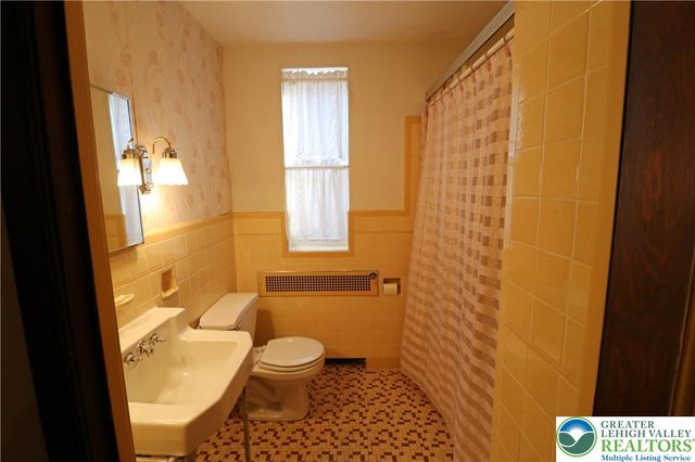 251 10th Avenue, Bethlehem City, PA 18018