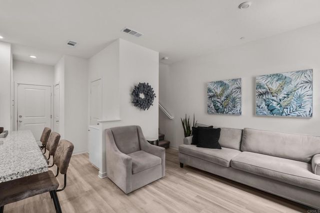4136 Sitio Flor, Oceanside, CA 92057