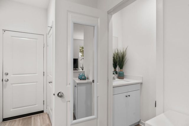 4136 Sitio Flor, Oceanside, CA 92057
