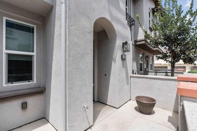 4136 Sitio Flor, Oceanside, CA 92057