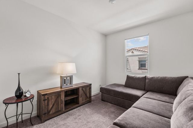 4136 Sitio Flor, Oceanside, CA 92057