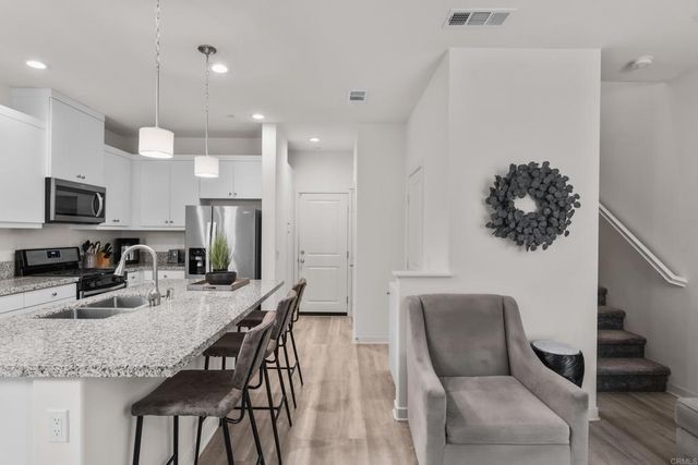 4136 Sitio Flor, Oceanside, CA 92057