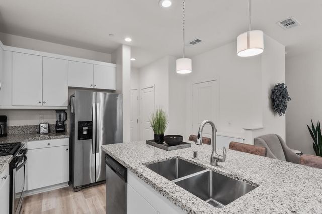 4136 Sitio Flor, Oceanside, CA 92057