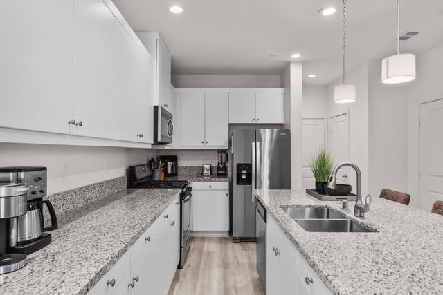 4136 Sitio Flor, Oceanside, CA 92057