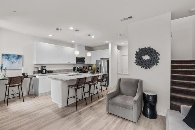 4136 Sitio Flor, Oceanside, CA 92057