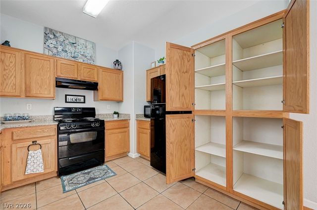 7747 Hampton Cove Lane, Las Vegas, NV 89113