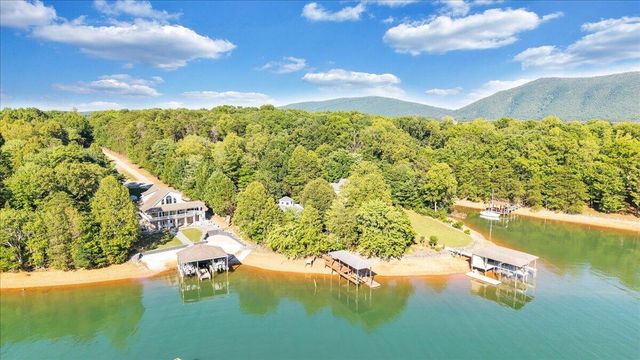 200 Anthony Home RD, Huddleston, VA 24104