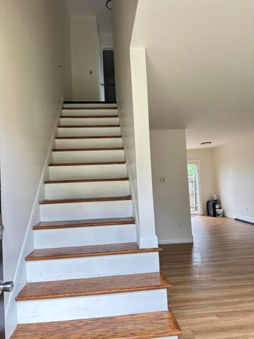 1133 McCarley Drive E, Columbus, OH 43228