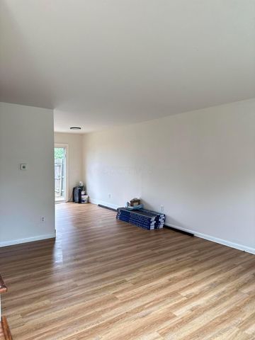 1133 McCarley Drive E, Columbus, OH 43228
