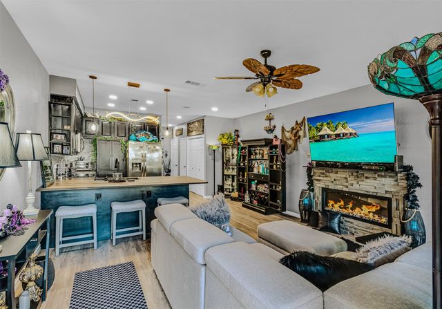 1933 Island Circle B106, Tool, TX 75143