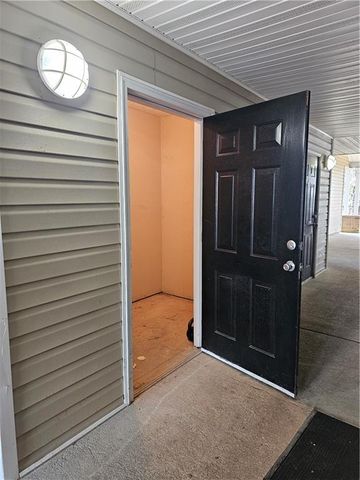 7101 Fairington Ridge Circle, Lithonia, GA 30038