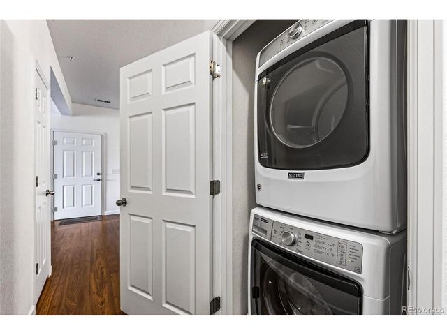 804 Summer Hawk Dr 8105, Longmont, CO 80504