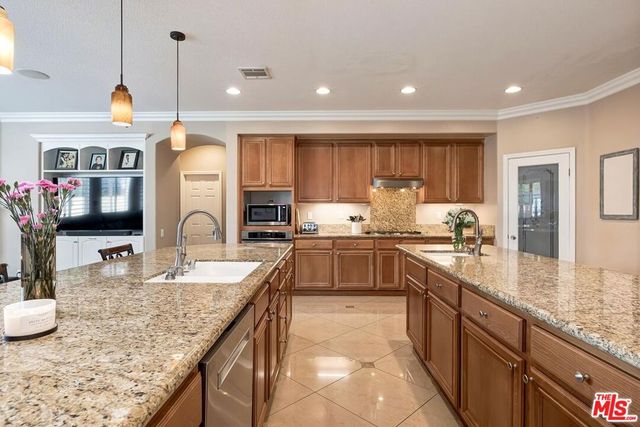 23834 Rio Ranch Way, Valencia, CA 91354