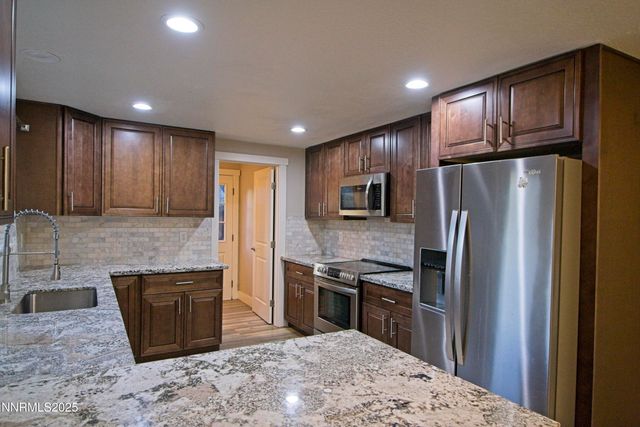 489 Penny Way, Sparks, NV 89431