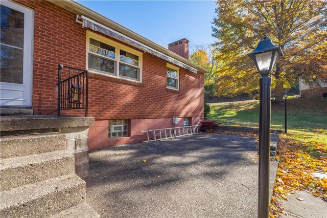 1515 S Main Street, N Franklin Twp, PA 15301